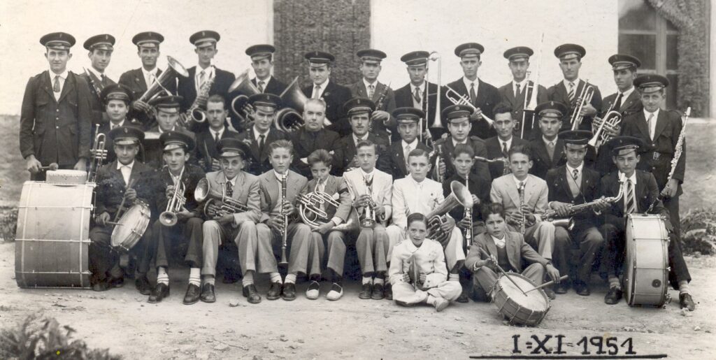 Primera banda de música de Valdeltormo, 1951.