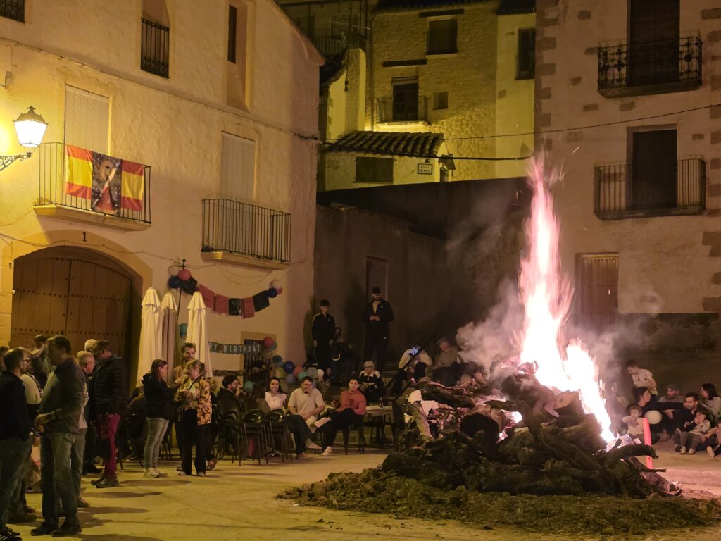 Hoguera del Bar Foz.